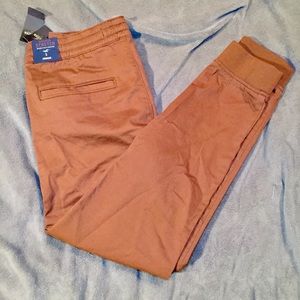 Hollister Joggers men new with tags brown pants